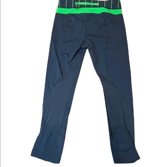 Lululemon Crop Leggings. Size 6 - Picture 3 of 9